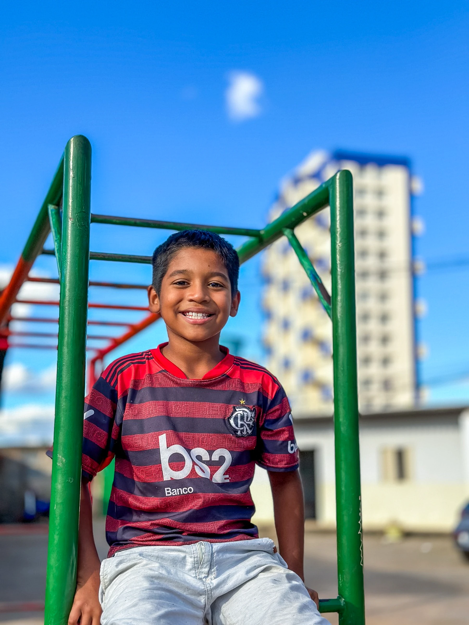 Criança participando de atividade do CEPAI